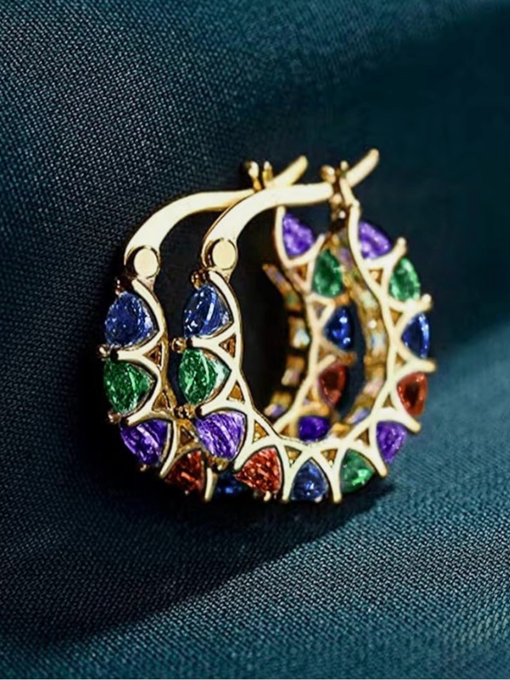 Hoop Earrings Multicolor
Round Cubic Zirconia Gold-tone New
